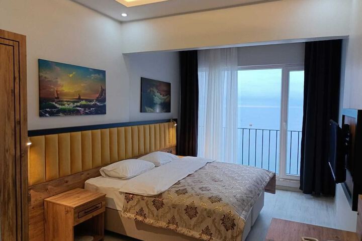 Room 16 of 115