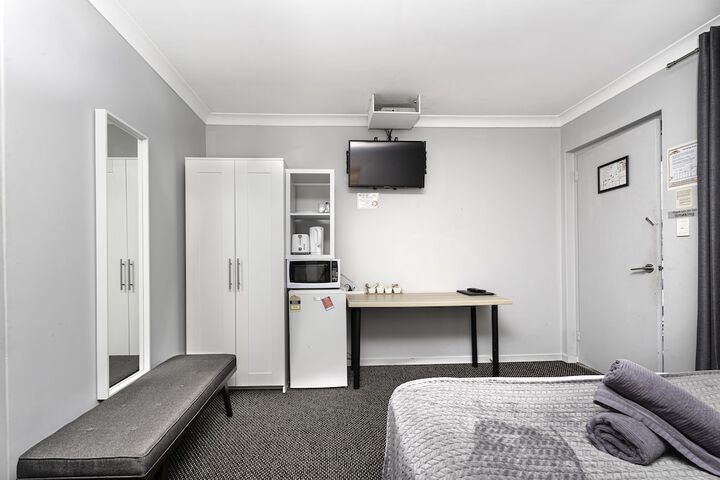 Room 3 of 31