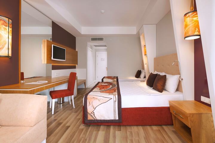 Room 8 of 55