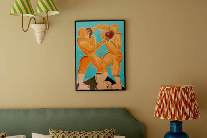 Room 2 of 62