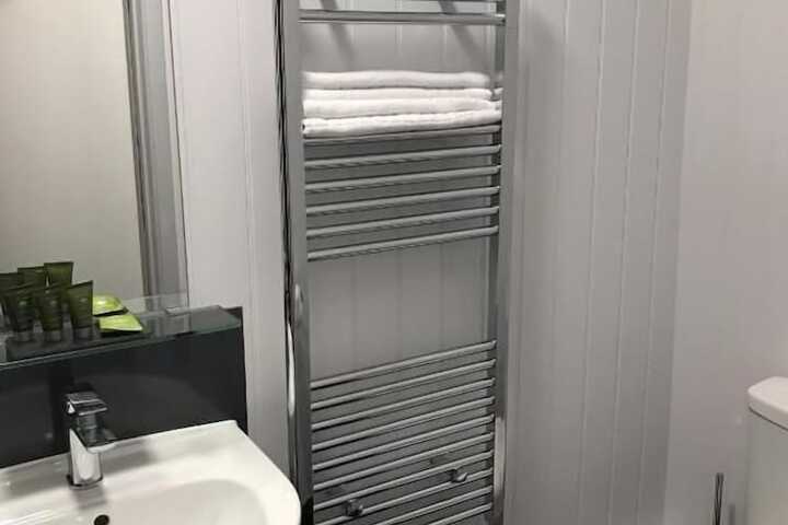 Room 10 of 18