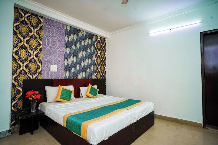 Room 5 of 20