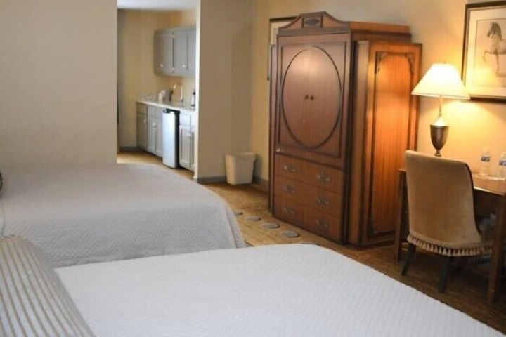 Room 17 of 52
