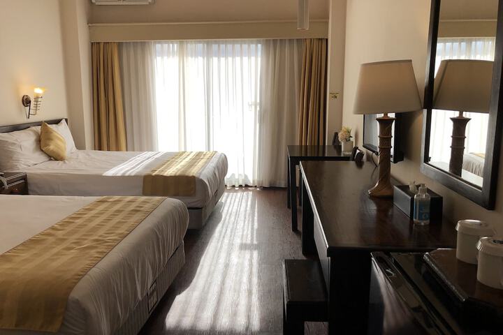 Room 13 of 40