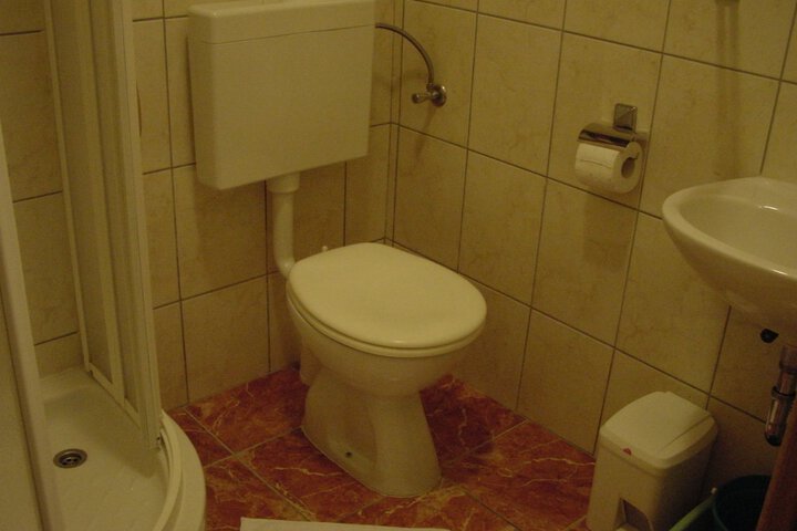 Room 26 of 33