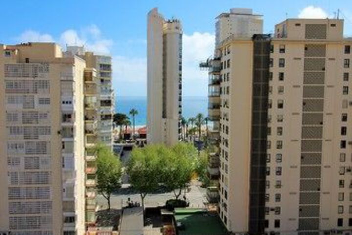 Room 13 of 27