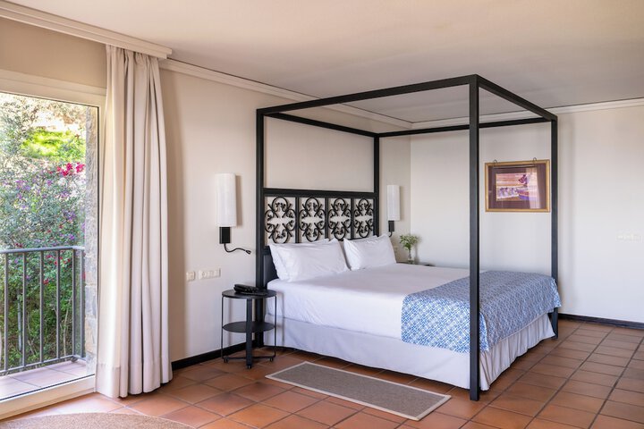 Room 8 of 45