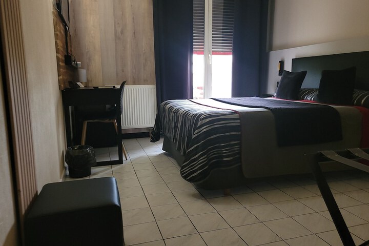 Room 59 of 143
