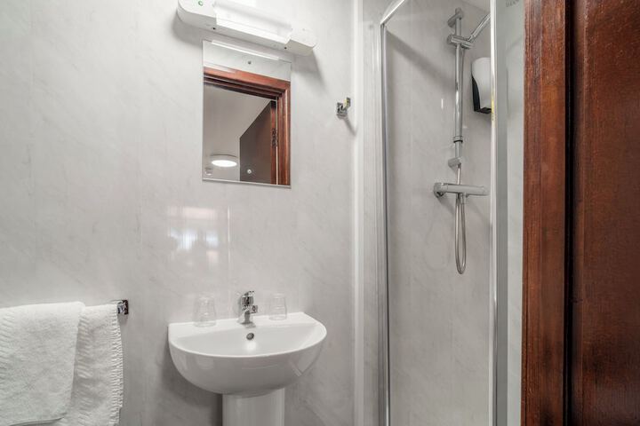 Room 32 of 57
