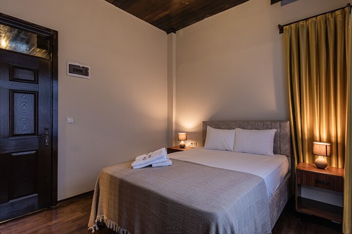 Room 15 of 68