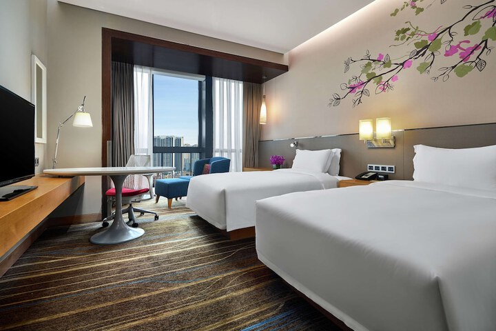 Room 13 of 70