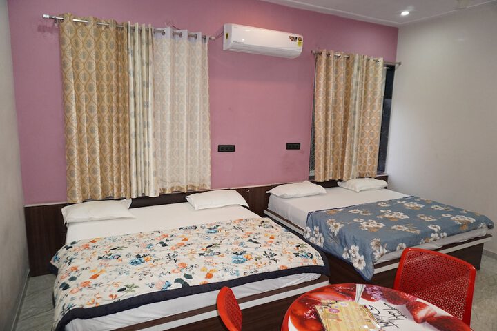 Room 21 of 34