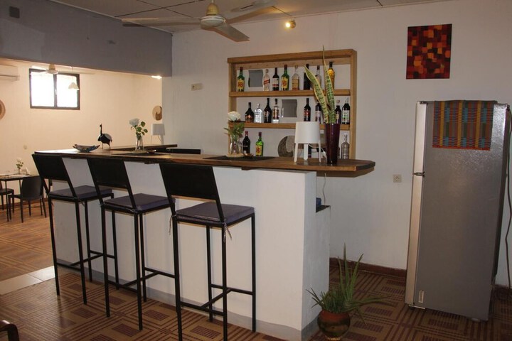 Lounge 30 of 37
