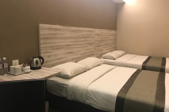 Room 16 of 36