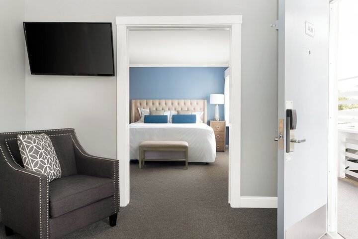 Room 10 of 29