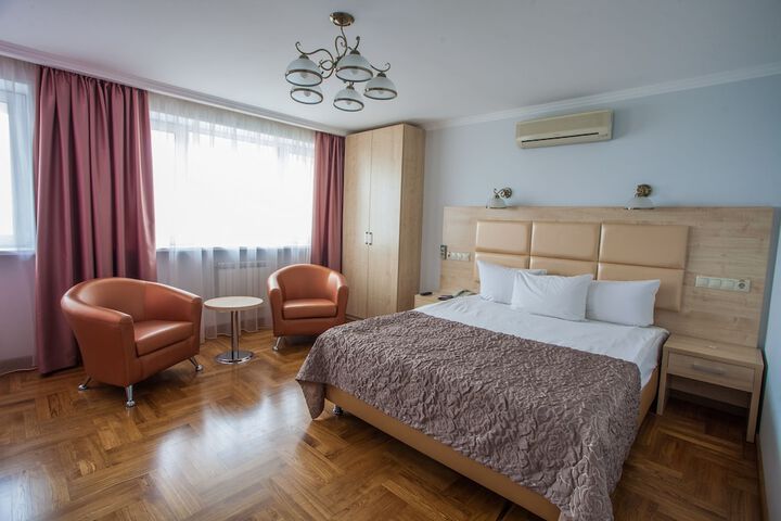 Room 4 of 88