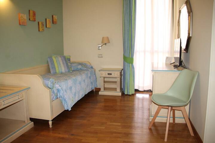 Room 13 of 53