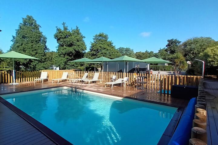 Pool 12 of 25