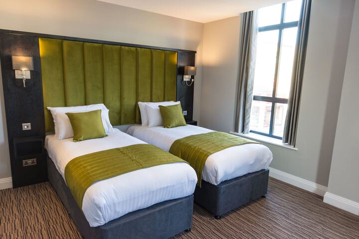 Room 10 of 46