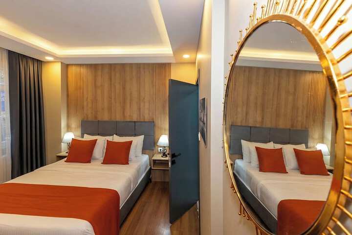 Room 32 of 73