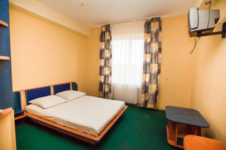 Room 19 of 28