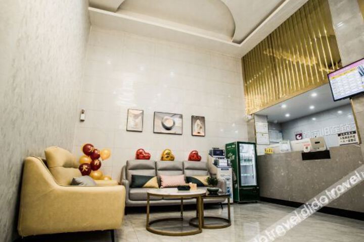 Hotel Interior 11 of 32