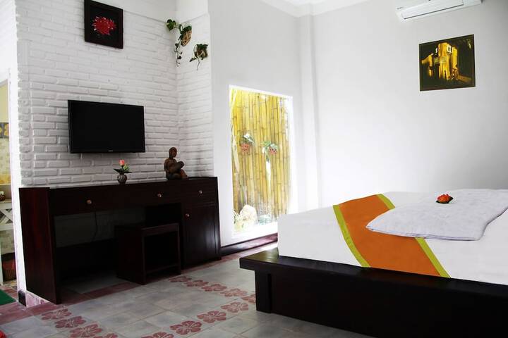 Room 3 of 49