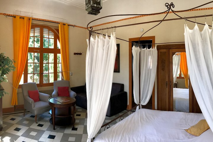 Room 11 of 46