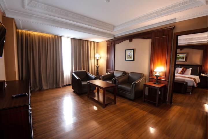 Room 26 of 73