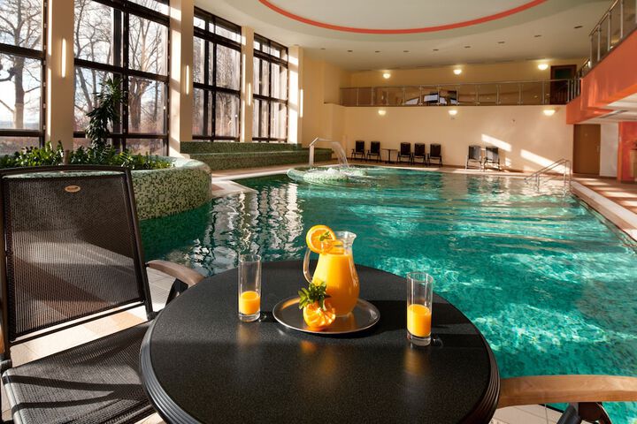 Pools & Facilities