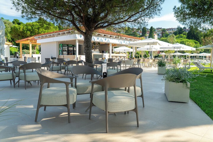 Beach bar