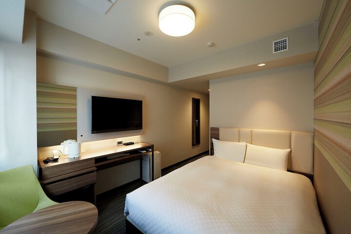 Room 12 of 63