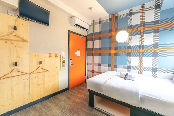 Room 19 of 46