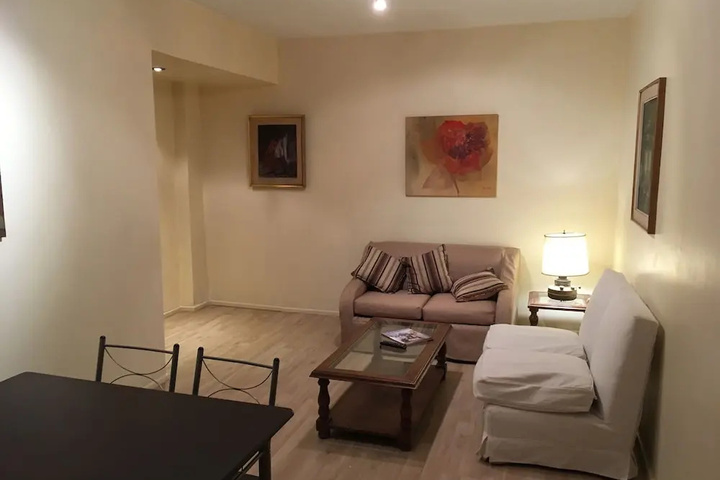 Room 7 of 12