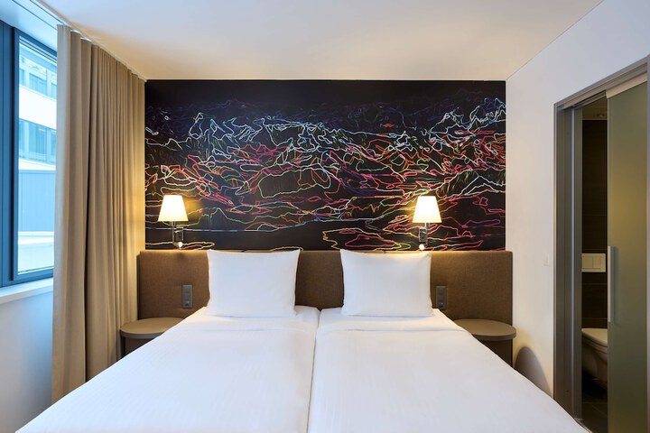 Room 44 of 289