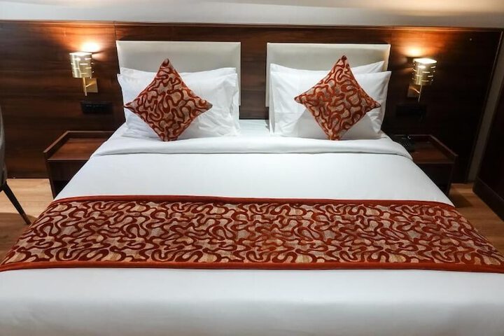 Room 9 of 20