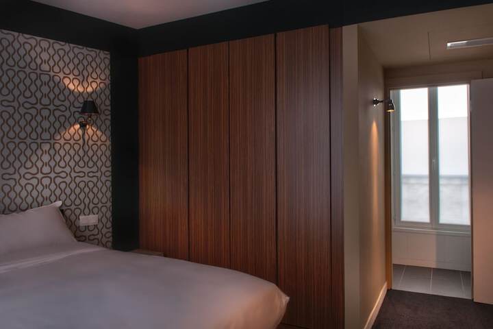 Room 11 of 44