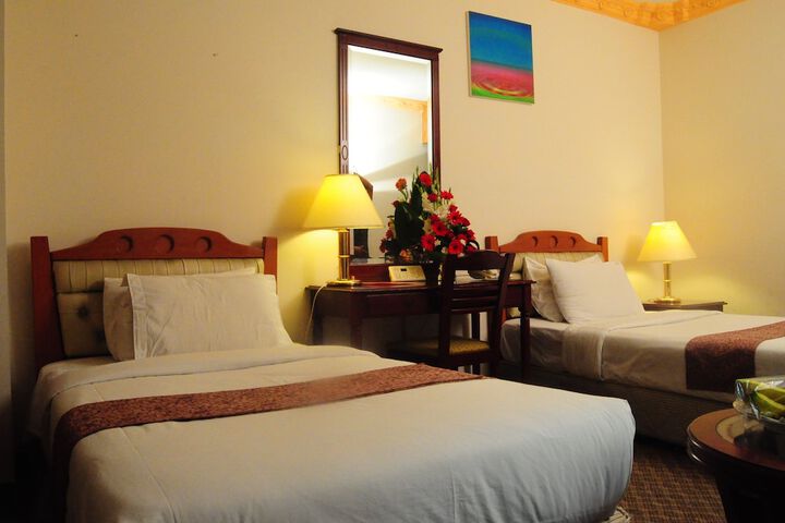Room 18 of 33
