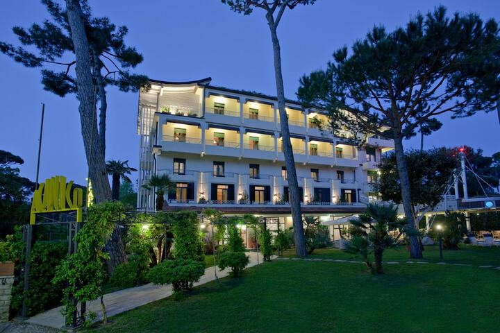 Hotel 62 of 86