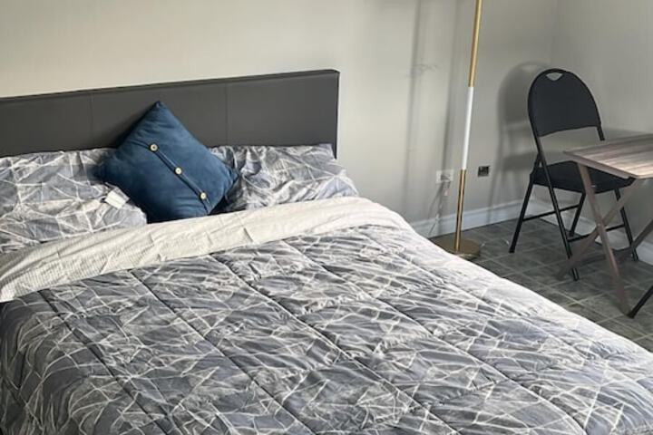 Room 4 of 14