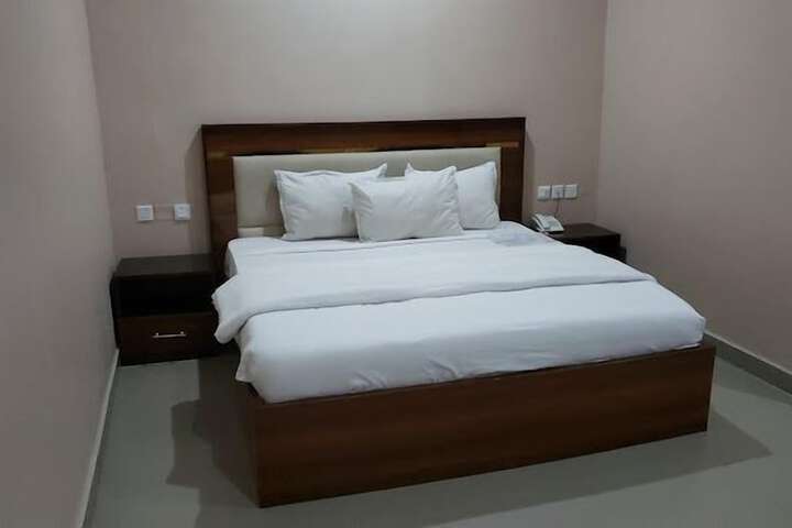 Room 3 of 63