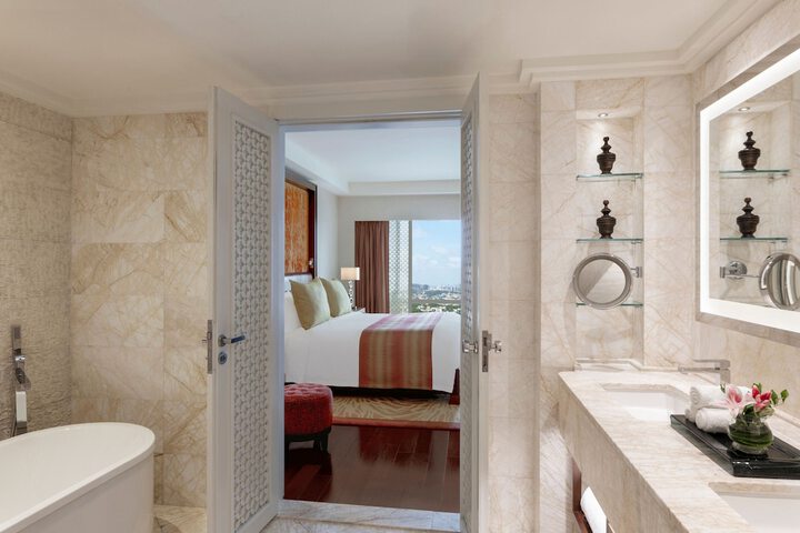 Room 52 of 128