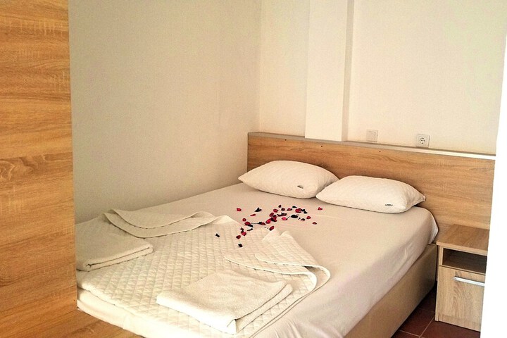 Room 26 of 100