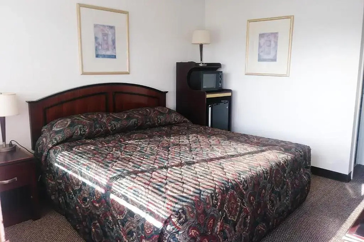Room 4 of 11