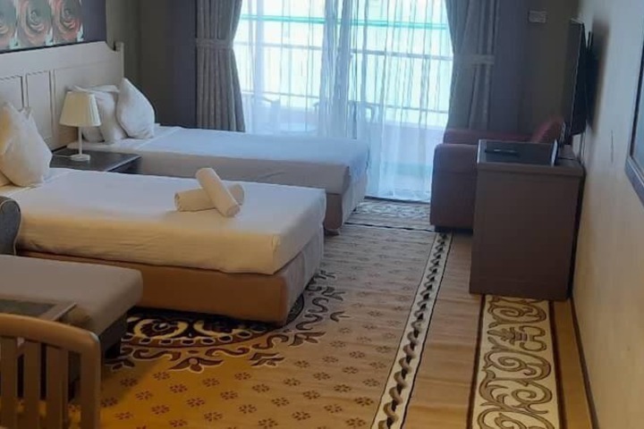 Room 332 of 650