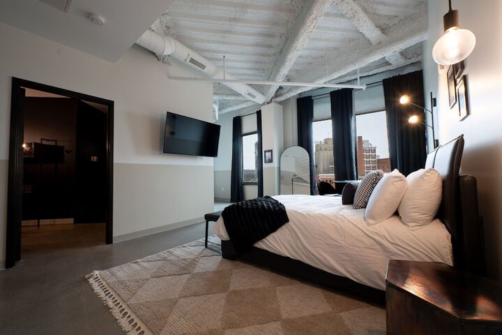 2 Queen Beds (9 of 11)