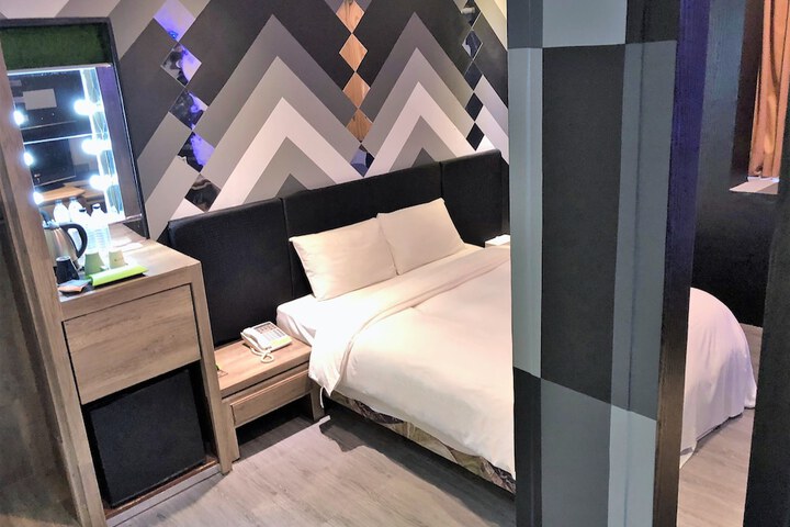 Room 20 of 97