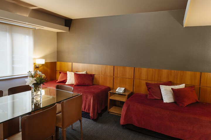 Room 28 of 80