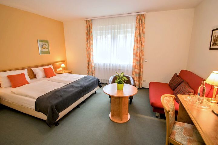 Room 10 of 35