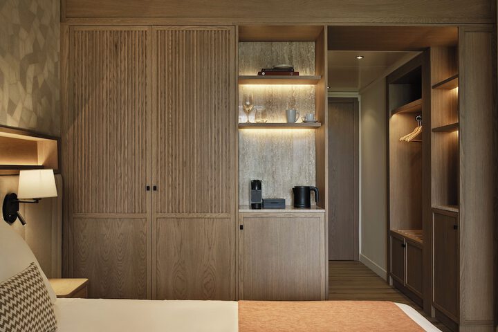 Room 35 of 247
